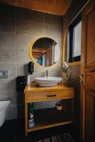 Delmare Suit Villa - Image 3