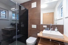 Luxury chalet with private sauna in Uttendorf - Image 2