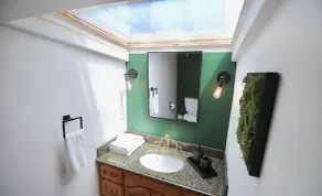5 Mins to Lake/ Downtown - 3 Bd 2 Bath - PET FRIENDLY! Long-term 70% OFF! - Image 2
