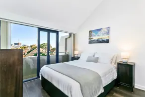 Crows Nest - WILL1 -  Willoughby Road - Sunny 2BR Split-Level with Terrace Parking Near Crows Nest Village - Image 4