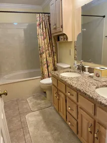 Spacious Townhome with Four Seasons Room - Image 4