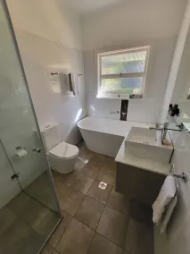 Winston Cottage Leura - BEST Location & Views - Image 2