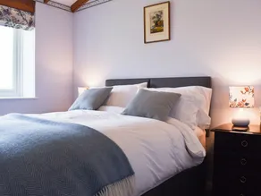 2 bedroom accommodation in Winsford - Image 5