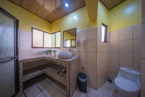 Prime location- Two Bay spectacular view + infinity pool + 30min to LIR airport - Image 5