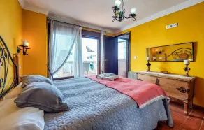 2 bedroom luxurious home in Grazalema - Image 5