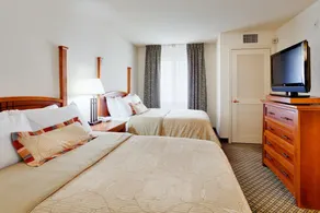2 Bedroom Suite | Free Breakfast + Free Wi-Fi - Image 5