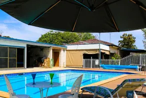 The Arches -Ultimate Upper Hunter Getaway- Large Entertainment Living&Relaxation - Image 5
