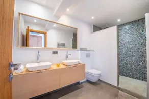 Nice villa completely renovated - Image 2