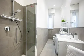 Comfortable studio apartment located on the mezzanine floor of a four-storey building, equipped with a lift (not necessary to enter the apartment). At the independent entrance, there are 4 steps.In 36 m2 of space, it accommodates 2 people.Near the Piccol - Image 5
