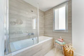 OCEAN GARDEN APARTMENT WITH SEAVIEW. - Image 3