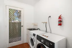 Comfortable Family Stay in Caroline Springs - Image 2