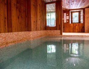 19. århundrede bondegård med indendørs opvarmet pool hele året rundt. - Image 3