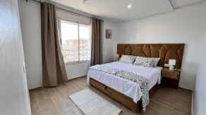 Close to all amenties and have a great city view - Image 5