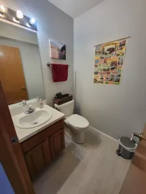 Sleeps 10, spacious home w/1 acre yard, 4 Bedrooms - Image 5