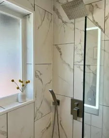Ideal for co-workers. Hot tub. 2 x kitchen & living areas. Garage. - Image 4