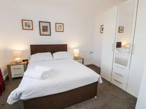 HALCYON, pet friendly, country holiday cottage in Benllech - Image 5