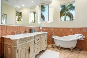 Erstaunlich Waterfront Views & Lifestyle trifft italienischen Villa !! - Image 4