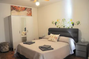Wohnungen in freistehender Villa in 8 individuelle Wohnungen mit Pool umgewandelt - Image 4