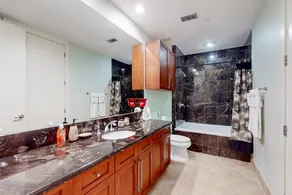 Beach-view 14th-floor condo with pool, tennis, hot tub, BBQ, gym, game room, W/D - Image 3