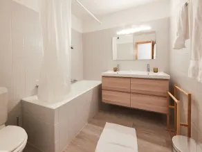 Bellissimo appartamento per 6 ospiti con piscina, WIFI, TV, balcone e vista panoramica - Image 2
