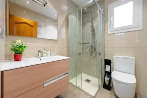 Chalet „50 m zum Strand“ mit privater Terrasse, WLAN und Klimaanlage - Image 3
