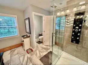 Private 2400 sq ft house. Hot Tub, Pool, Bar - Image 4