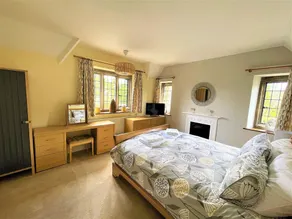Fairlie Cottage Overlooks the River in Bourton-on-the-Water parking for 3 cars. - Image 4
