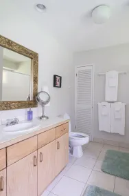 This Tropical Bungalow features Air Conditioning and Tempurpedic King Bed - Image 2