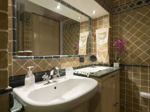 Romantic Lagoon - Canal view - Image 3