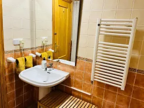Casita Rabdells Olivanova - Image 2