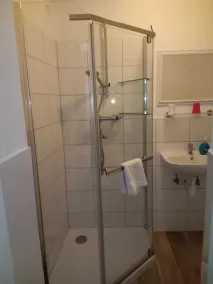 Hotel stückers - Image 4