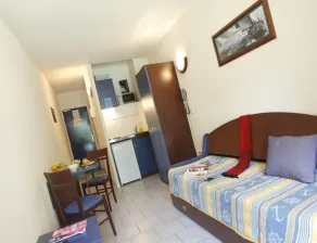 2-Person Studio near Pont d'Arc - Image 4