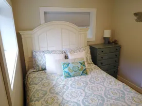 BIRCH - Grace Landing Cottages With Stunning Sunsets Over Hamlin Lake - Image 3