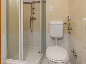 Nice apartment in villa for 4 people with pool, A/C, WIFI, TV, terrace and pets allowed - Image 3