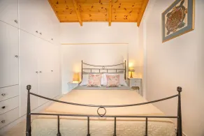 Villa Tragaki - Three Bedroom Villa, Sleeps 6 - Image 5