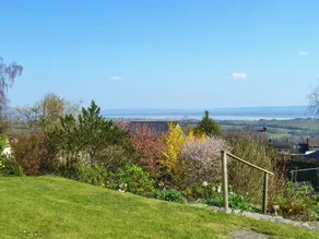 3 bedroom accommodation in Blakeney Hill, near Lydney, Forest of Dean - Image 2