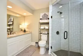PRIVATE CONDO NEAR DOWNTOWN  - Image 2