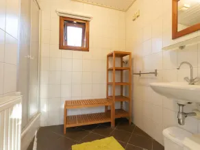 Chalet in the woods with veranda and sauna - Image 2