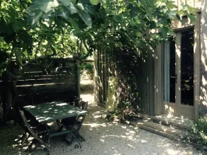 A comfortable cabin in a quiet, natural setting, with air conditioning and a fan; swimming pool - Image 2