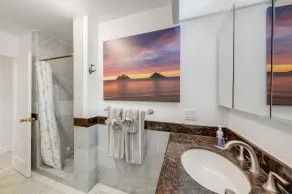 Tropical Gardens,4 Bdr, Large Yard, Pool, 5 min Walk to Beach,Koi Pond, Kailua - Image 4
