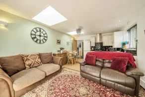 Cozy Lodge sleeps 4 in Barton-upon-Humber - Image 3