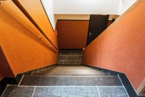 Apartamento exclusivo com cozinha e casa de banho privativas inspiradas na arte de Bart van der Leck - Image 4