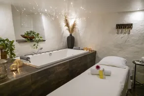 Treetop Spa Hangout & Hotel - Image 5