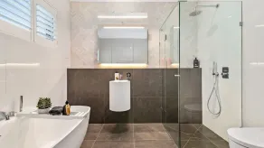 Luxe Parkside Hampton Home - Image 5