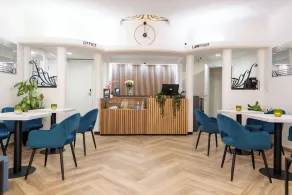 Hotel Abberdeen - Image 2