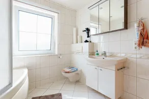 Apartment with terrace and more! - Image 2