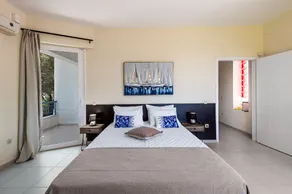 Beautiful 5bedroom villa big pool, close to beach! - Image 3