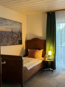 Single room, 16 sqm with shower and WC - Image 2