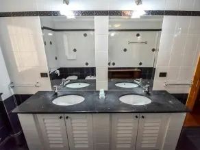 Beautiful apartment in villa for 8 people with WIFI, TV, balcony and pets allowed - Image 5