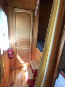 Charming Neapolitan caravan Peyrat La Nonière on estate with Château pond - Image 4